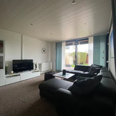 In Tossens Mit Moeblierter Terrasse By Interhome Σπίτι διακοπών *